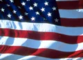 Usa: si riduce il deficit commerciale, ma esplode lo scontro sui dazi di Trump