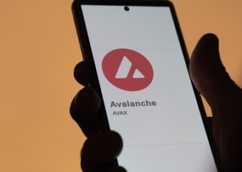 AVAX Surges Toward $12 Mark, Expected to See Another 30% Upside