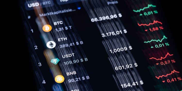 ARK, Glassnode Rank Bitcoin Most Decentralized – Ethereum, Solana Face Different Trade-Offs