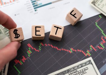 Bitcoin ETF Inflows Reach $2.4 Billion This Week, But Daily Figures Decline: Is the Momentum Fading?