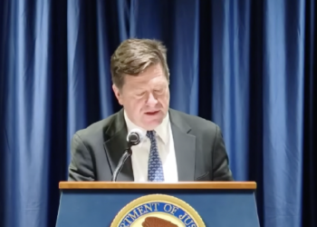 Former SEC Boss Who Sued Ripple to Be Named AI Czar