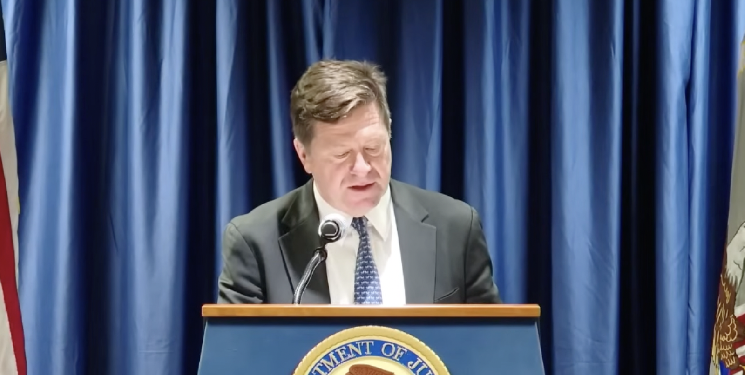 Former SEC Boss Who Sued Ripple to Be Named AI Czar