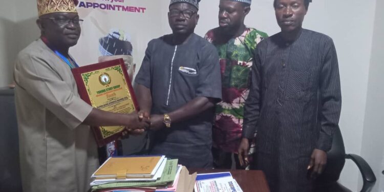 Group honours Ondo Water Resources  Commissioner with Icon of Excellence Award